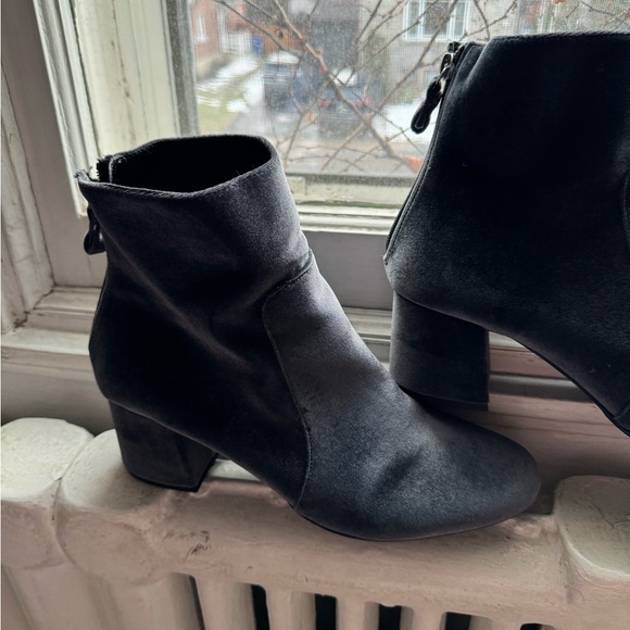 Velvet UO blue grey velvet ankle boots - 10 - Picture 7 of 9
